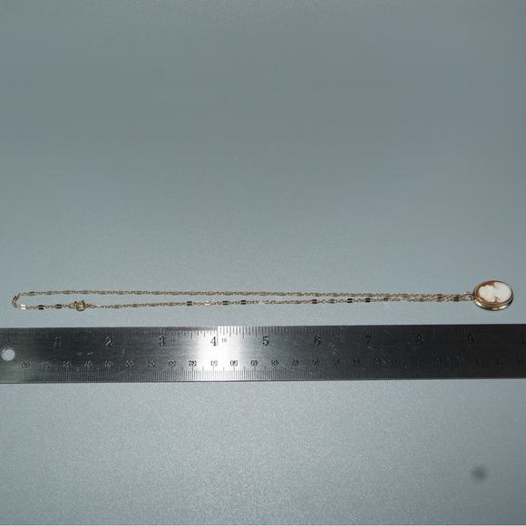 Vintage Hand Carved Shell Cameo Necklace - Picture 5 of 6